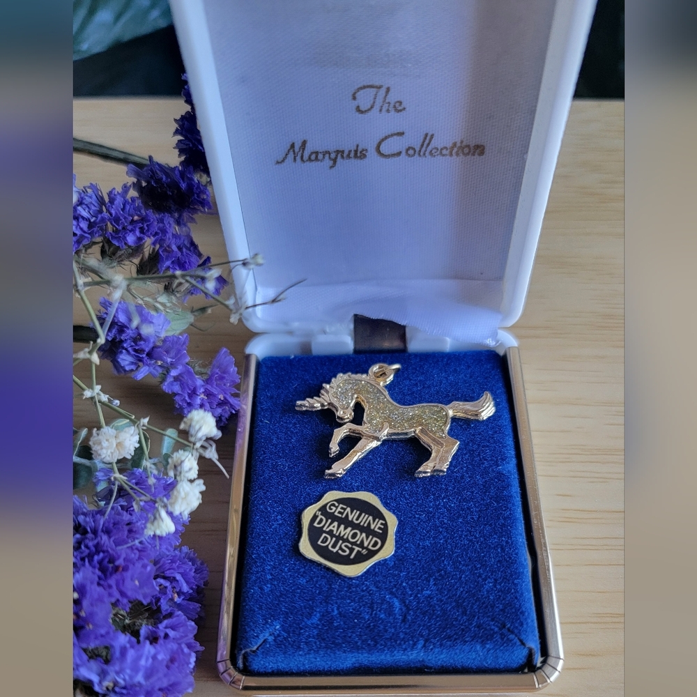 The Marquis Collection genuine gold dust Unicorn pendant. Vintage. NIB*